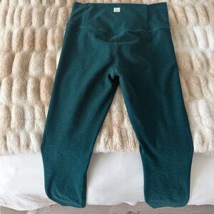 Vuori Women's Clean Elevation Legging In Heathered Dark Green